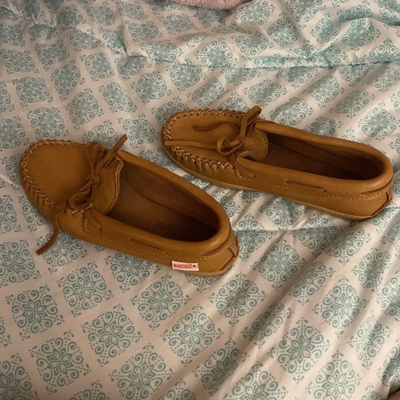 Soft Moc Moccasins size 7. Worn once - Picture 2 of 3